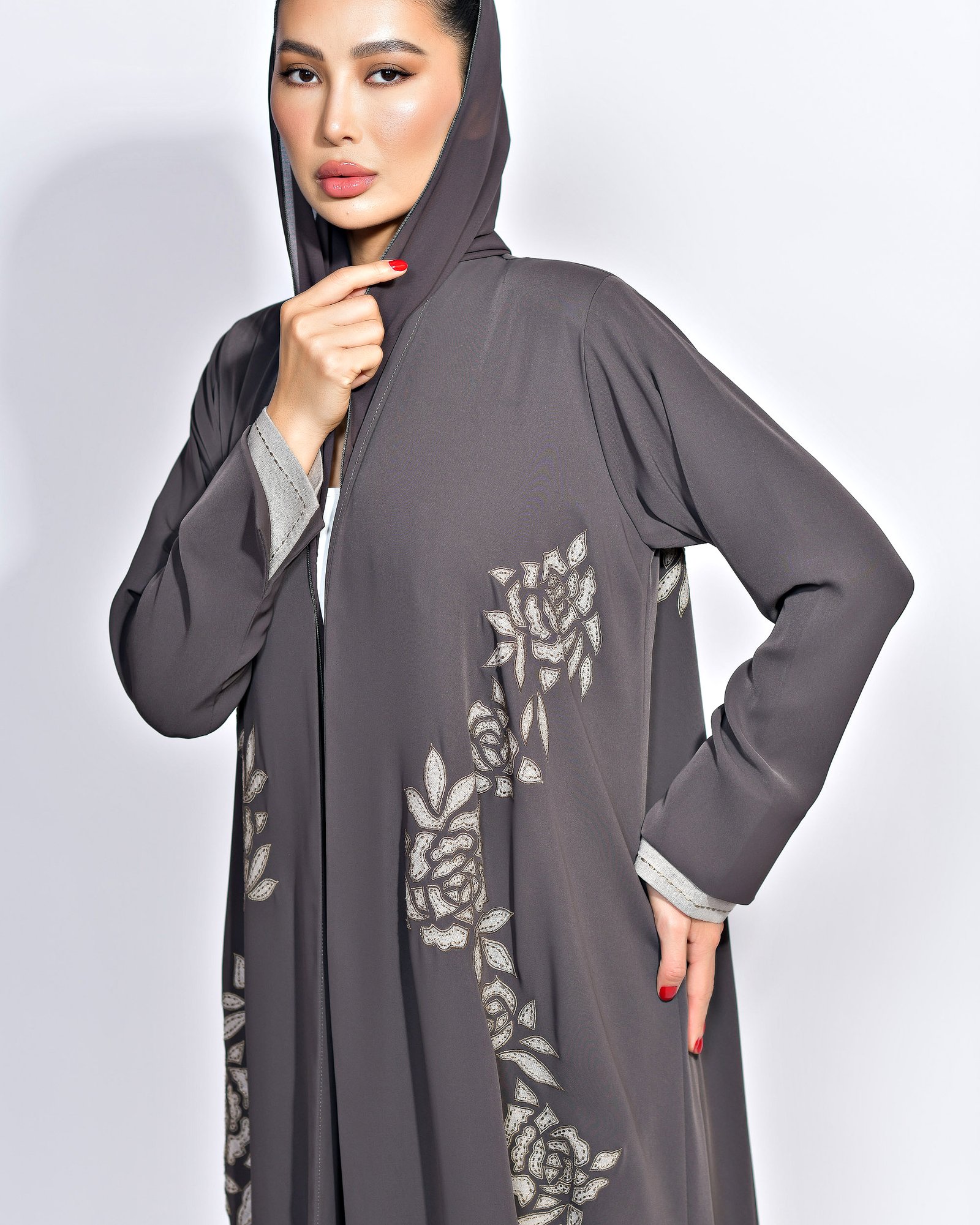 www.thescenestealer.com|+97433162302