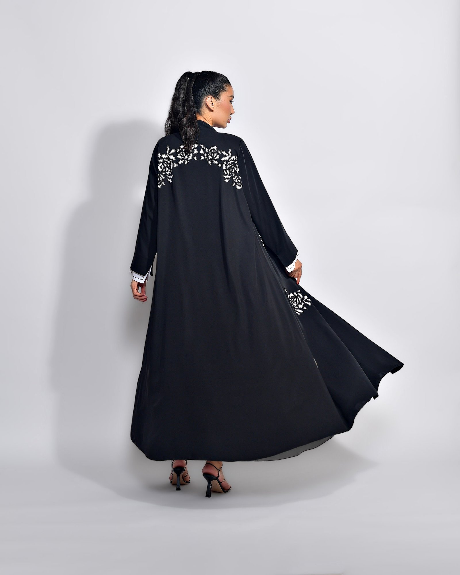 www.thescenestealer.com|+97433162302